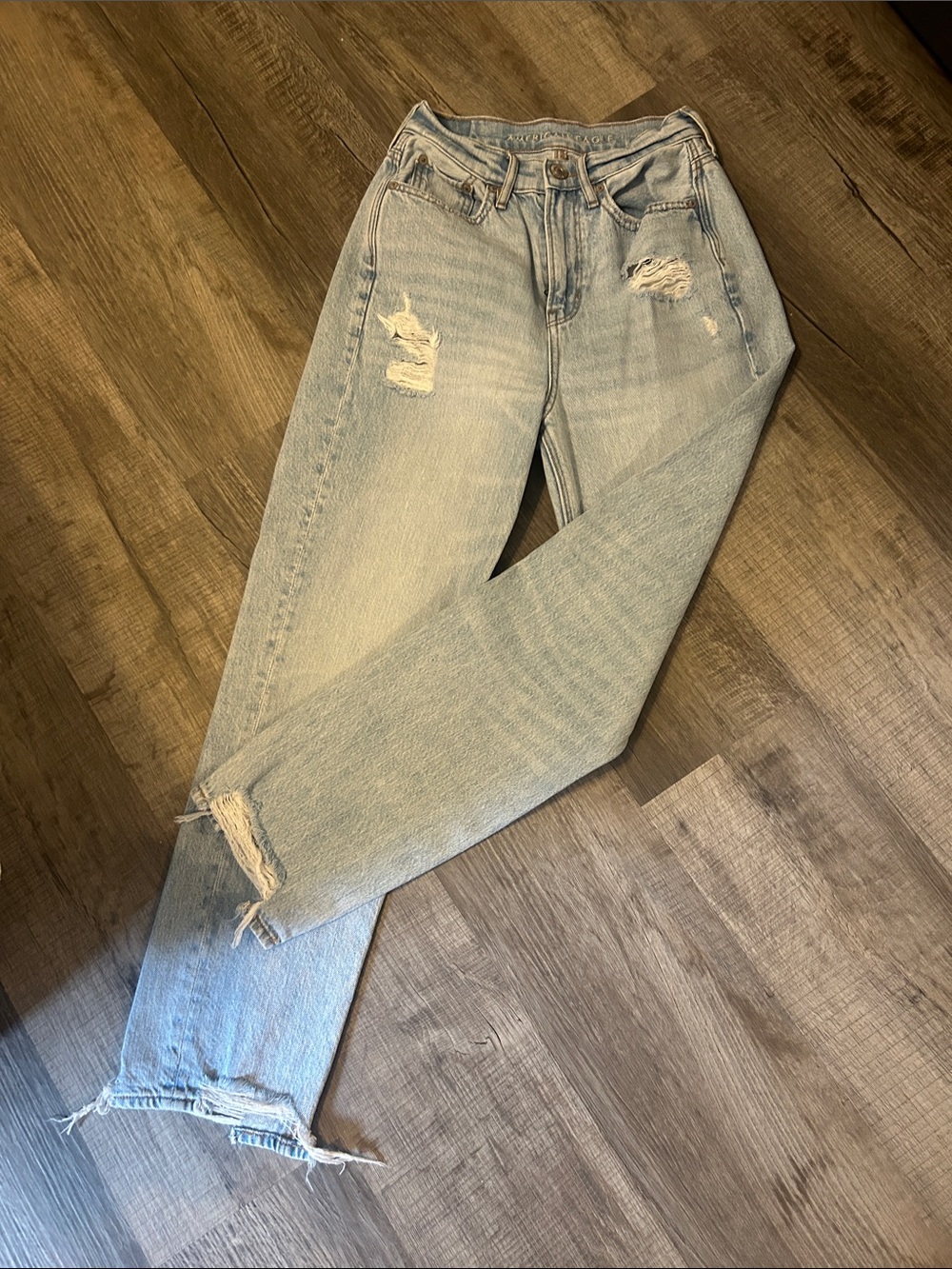 American Eagle Real Good Light Wash Distressed Women’s Jeans Casual Straight Leg
